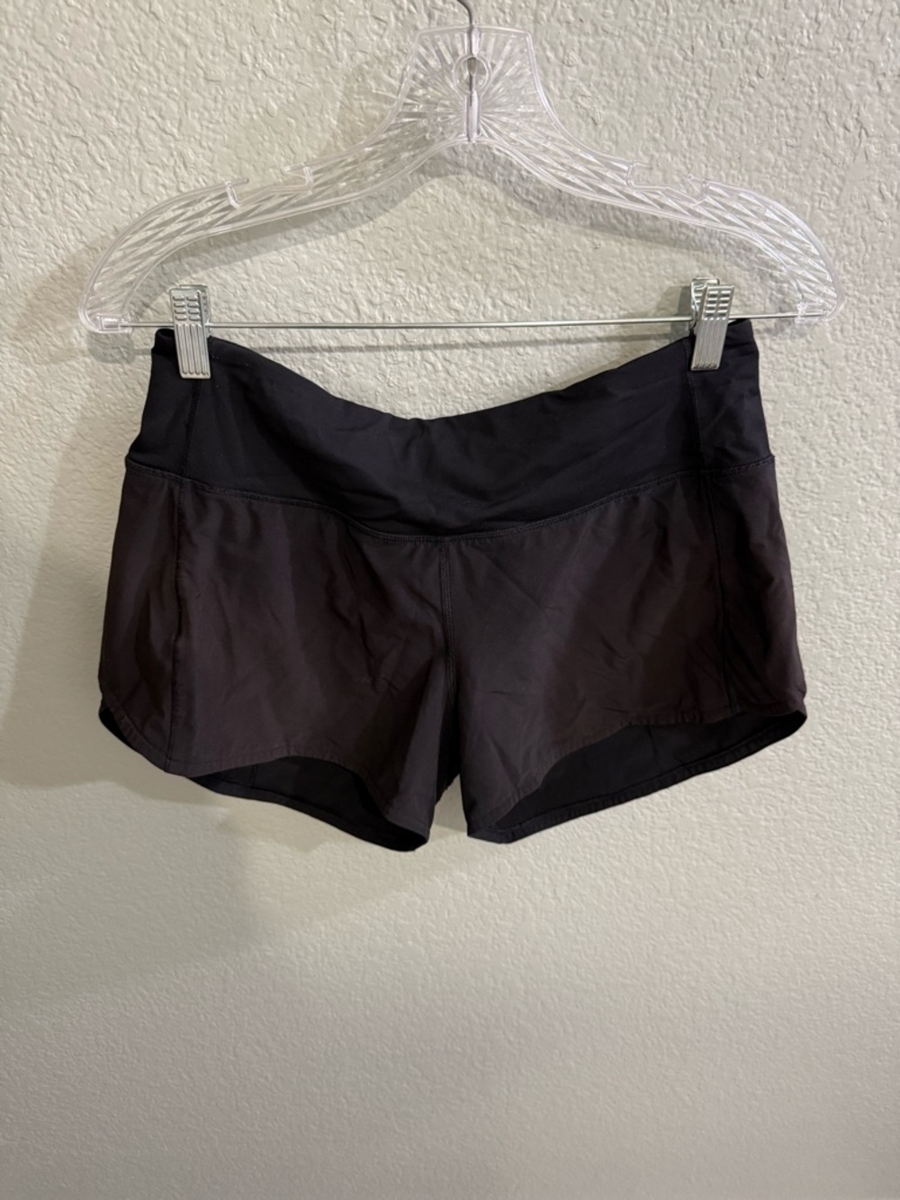 Lululemon Speed Up 4 inch Women's Black Athletic Shorts size 6